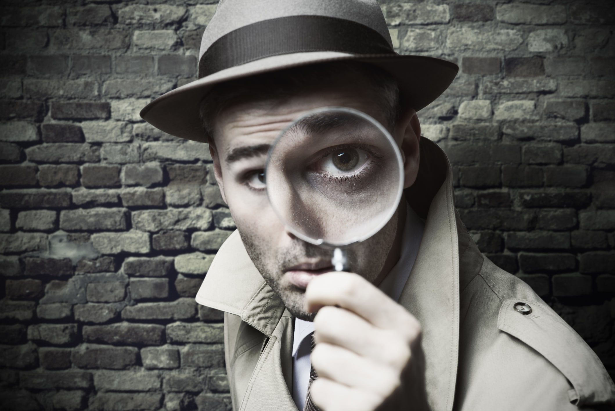 cartoonish portrayal of private investigator